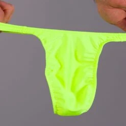Exclusive Men String Tanga - UNI NeonGelb -Aufreizende Bademode exclusive mens string tanga uni neon 11 1280x1280